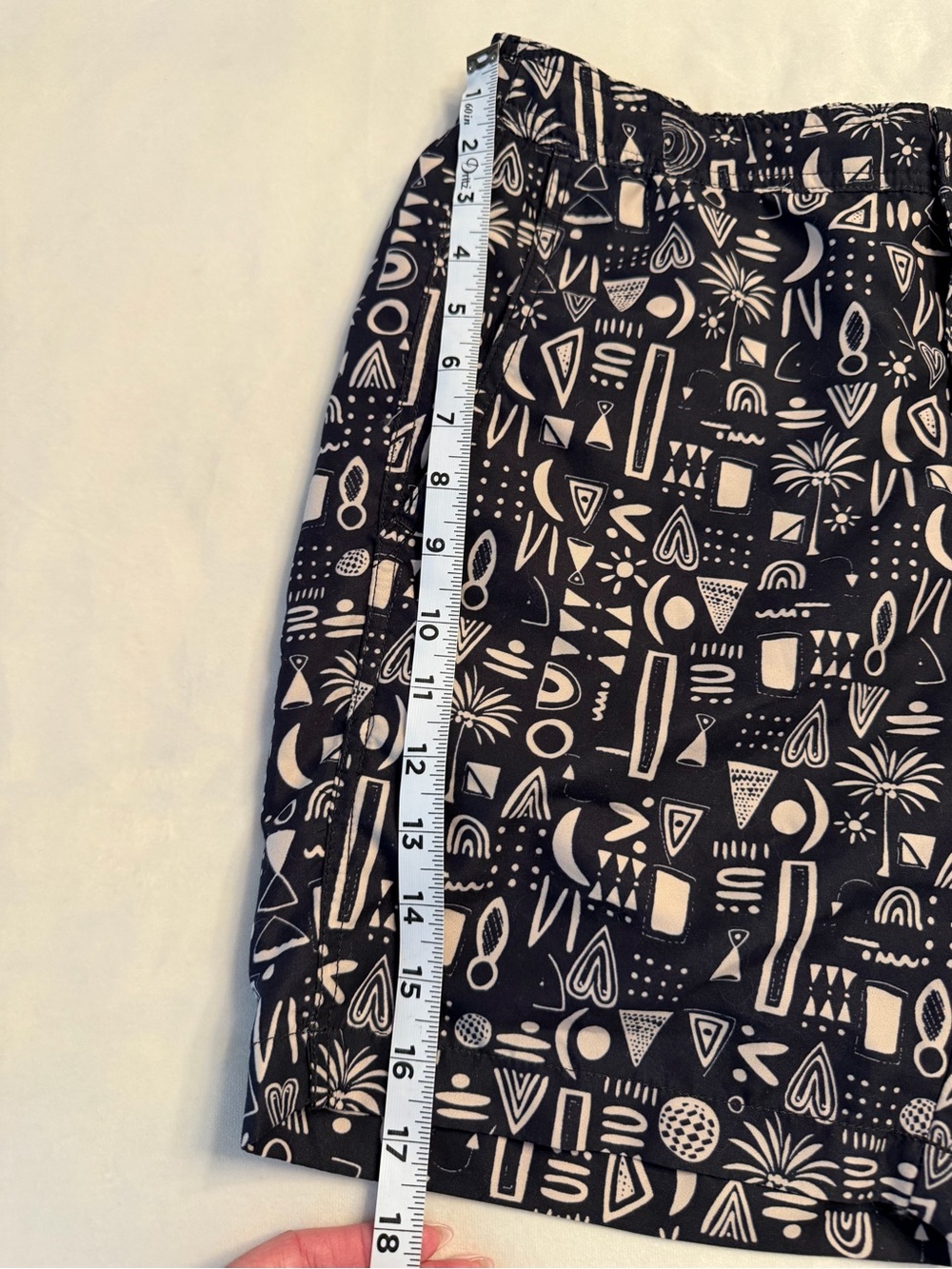 EUC! Onia The Calder Board Shorts Swim Trunks Black Tan Tribal Geo 7.5", sz S - Picture 12 of 12